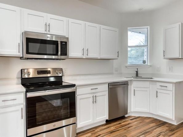 5105  Vandelia Street , Dallas Texas 75235