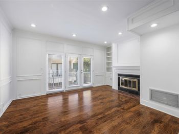 5105  Vandelia Street 