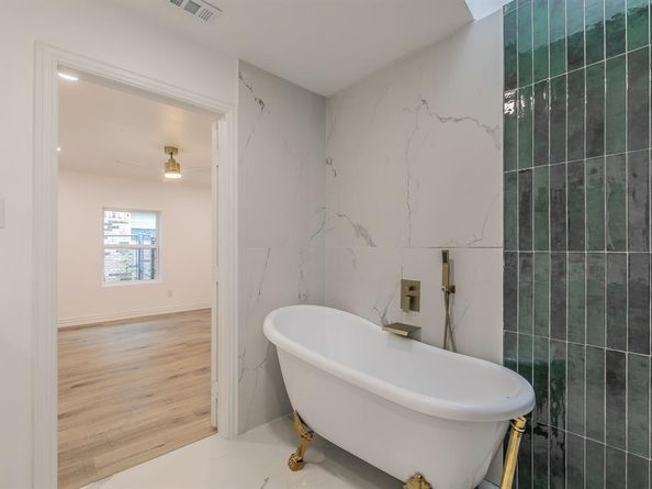 1812  Boyd Street , Dallas Texas 75224