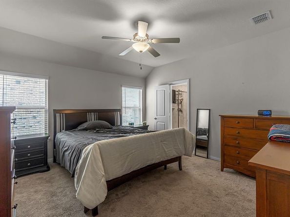 702  Grassland Way , Arlington Texas 76002