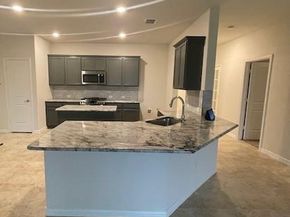 702  Grassland Way , Arlington Texas 76002