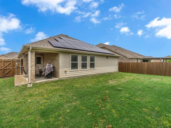 702  Grassland Way , Arlington Texas 76002