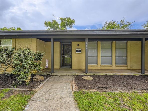 7400  Yolanda Drive , Fort Worth Texas 76112