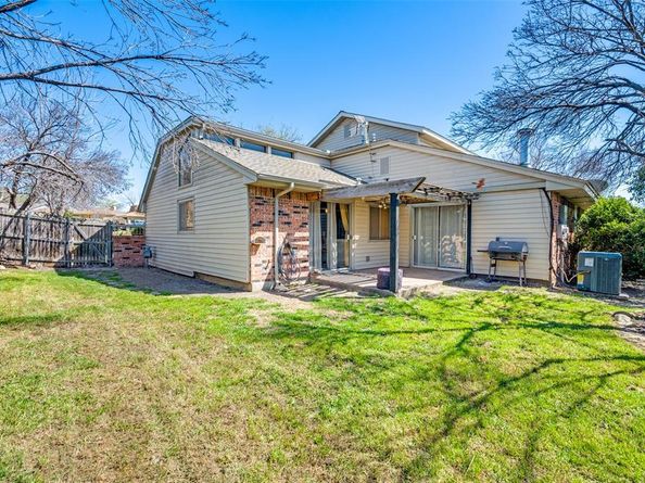 3012  Softwind Trail , Fort Worth Texas 76116