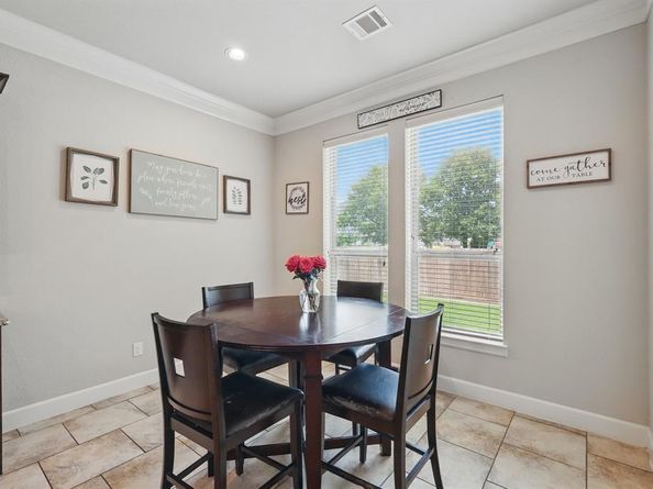 6902  Golf Green Drive , Arlington Texas 76001