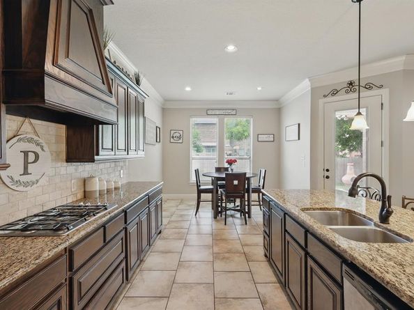 6902  Golf Green Drive , Arlington Texas 76001