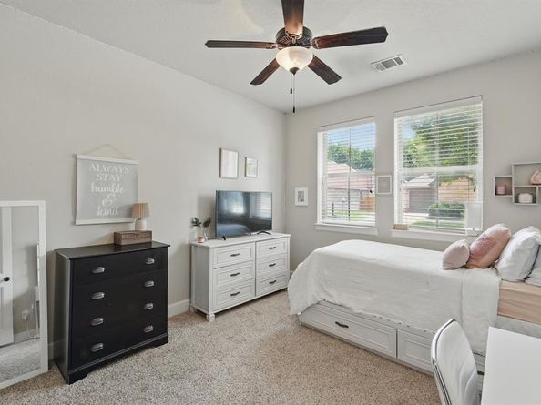 6902  Golf Green Drive , Arlington Texas 76001