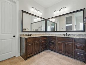 6902  Golf Green Drive , Arlington Texas 76001