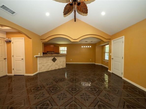 1825 E Shore Drive , Dallas Texas 75217