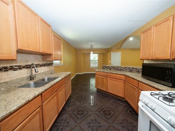 1825 E Shore Drive , Dallas Texas 75217