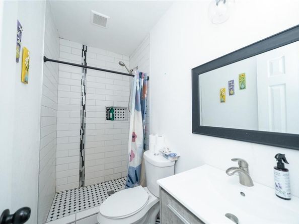 1825 E Shore Drive , Dallas Texas 75217
