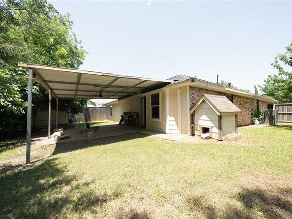 1825 E Shore Drive , Dallas Texas 75217