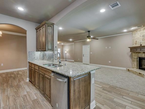 924  Via Barcelona  , Mesquite Texas 75150