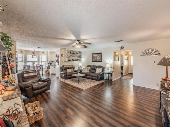 120  Timberlake Drive , Azle Texas 76020
