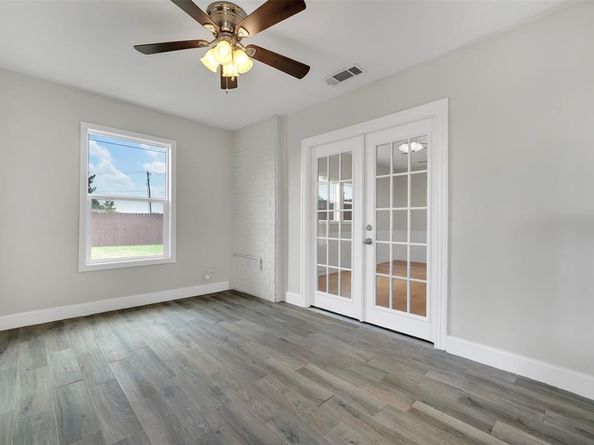1506  Silverleaf Drive , Carrollton Texas 75007