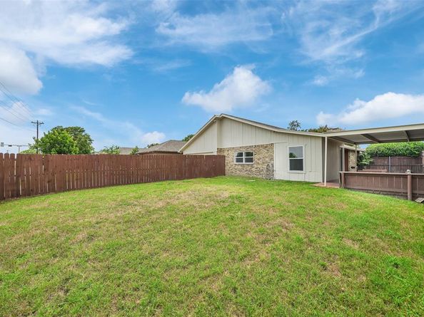 1506  Silverleaf Drive , Carrollton Texas 75007