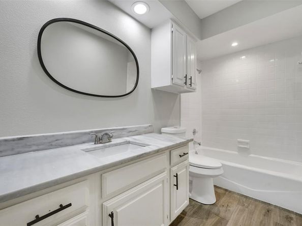 1506  Silverleaf Drive , Carrollton Texas 75007