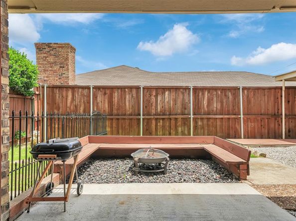 1506  Silverleaf Drive , Carrollton Texas 75007