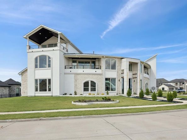1933  Noe Boulevard , Heath Texas 75126