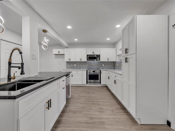6506  Palm Island Street , Dallas Texas 75241