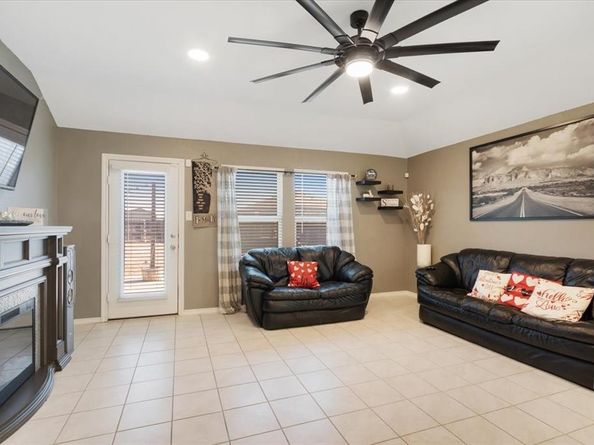 824  Costlow Lane , Fate Texas 75189
