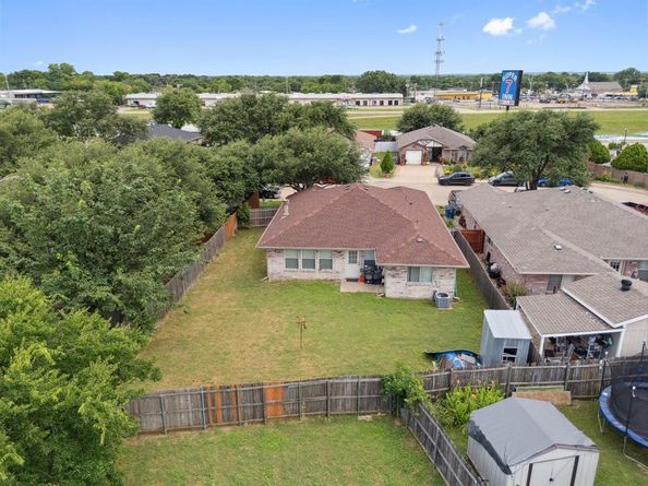 636  Yarrow Circle , Dallas Texas 75217