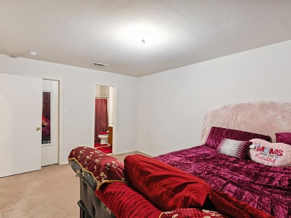 636  Yarrow Circle , Dallas Texas 75217