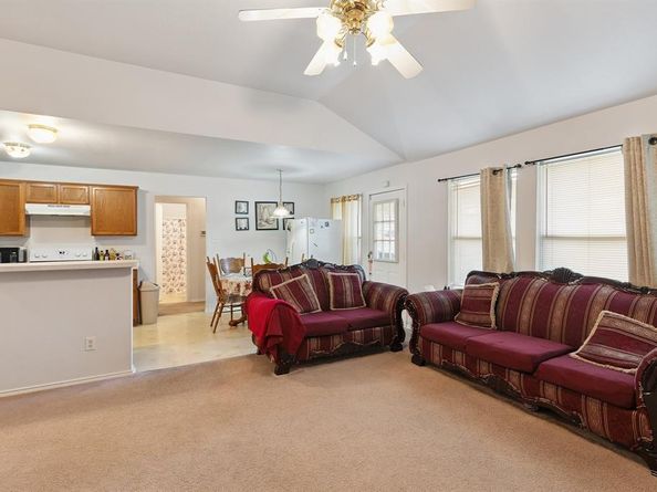 636  Yarrow Circle , Dallas Texas 75217