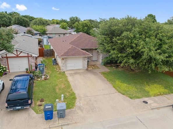 636  Yarrow Circle , Dallas Texas 75217