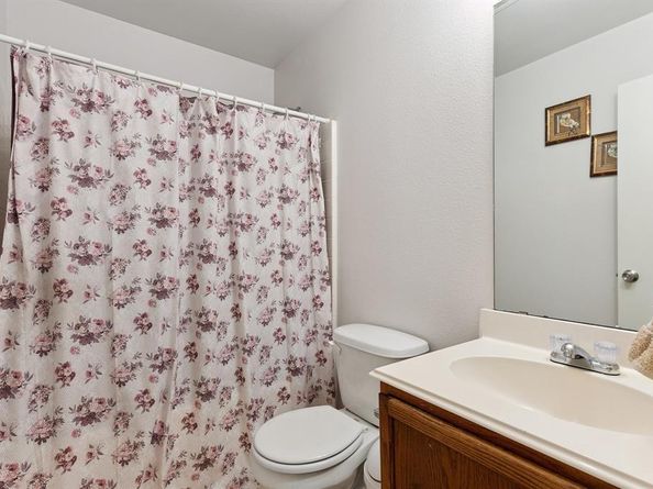636  Yarrow Circle , Dallas Texas 75217