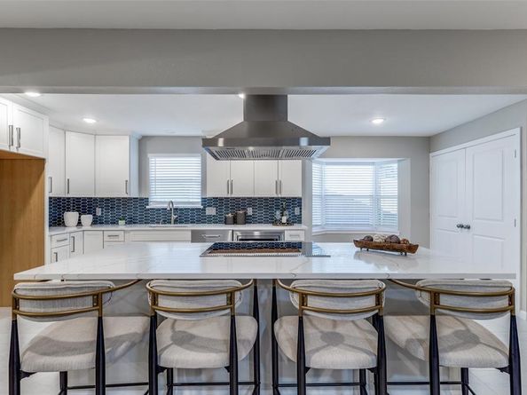 7709  El Pensador Drive , Dallas Texas 75248