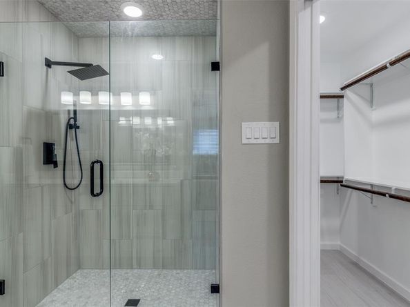 7709  El Pensador Drive , Dallas Texas 75248