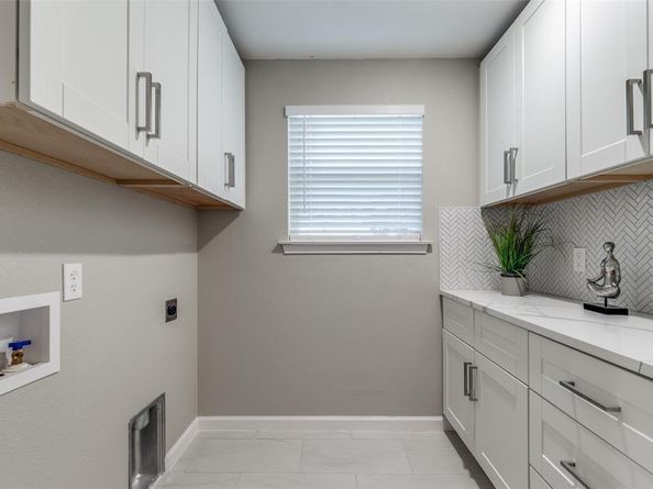 7709  El Pensador Drive , Dallas Texas 75248