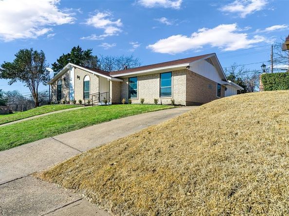 5945  Fox Hill Lane , Dallas Texas 75232