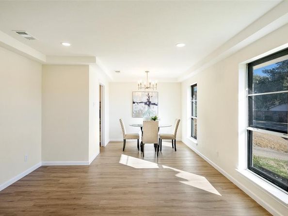 5945  Fox Hill Lane , Dallas Texas 75232