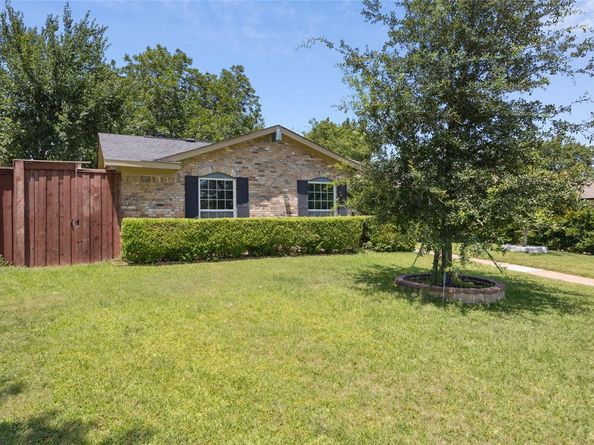 4138  Victoria Street , Irving Texas 75062