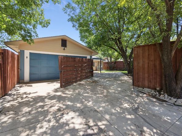 4138  Victoria Street , Irving Texas 75062