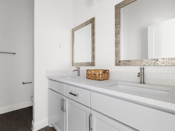 2521  Campbell Street , Fort Worth Texas 76105
