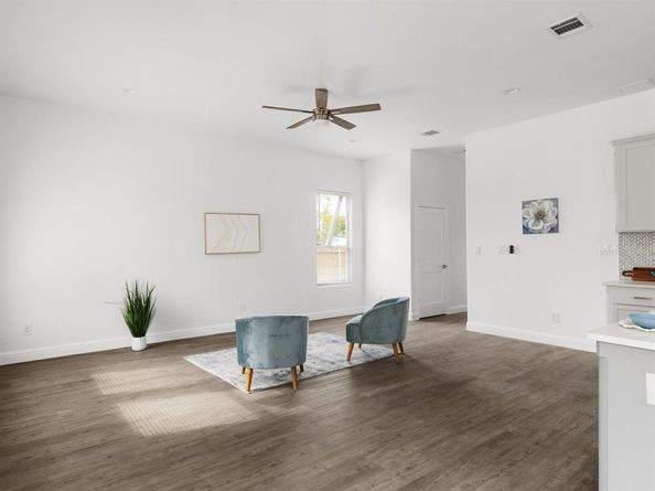 2521  Campbell Street , Fort Worth Texas 76105