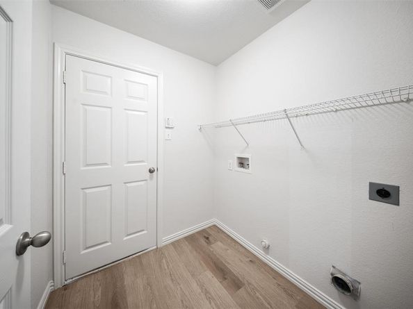 6000  Meadowglen Drive , Denton Texas 76226