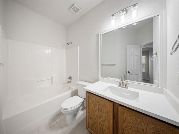 6000  Meadowglen Drive , Denton Texas 76226