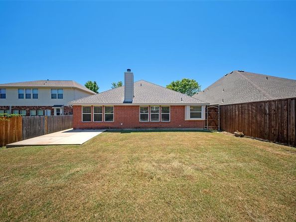 6000  Meadowglen Drive , Denton Texas 76226