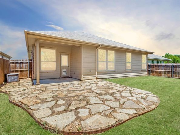 313  Oakbluff Drive , Denton Texas 76210