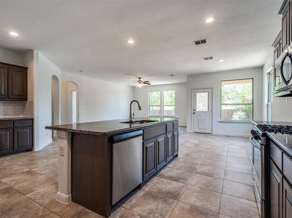 313  Oakbluff Drive , Denton Texas 76210