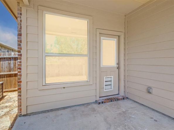 313  Oakbluff Drive , Denton Texas 76210