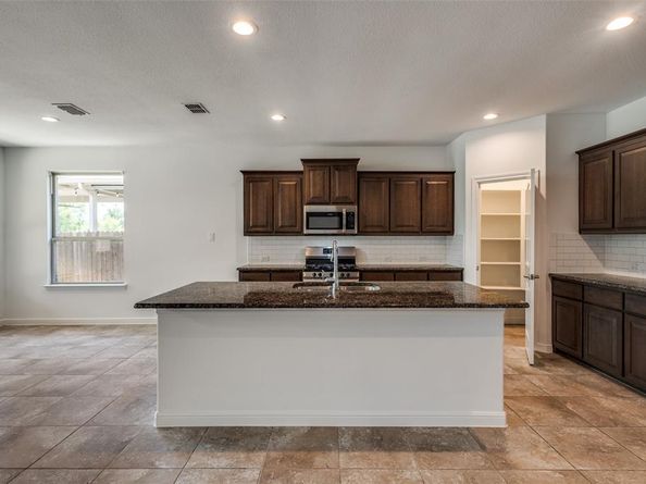 313  Oakbluff Drive , Denton Texas 76210