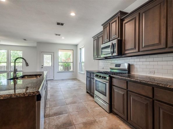 313  Oakbluff Drive , Denton Texas 76210