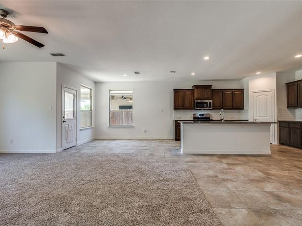 313  Oakbluff Drive , Denton Texas 76210