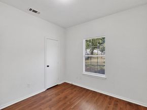 1302  Hendricks Avenue , Dallas Texas 75216
