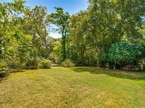 930  Burlington Boulevard , Dallas Texas 75208